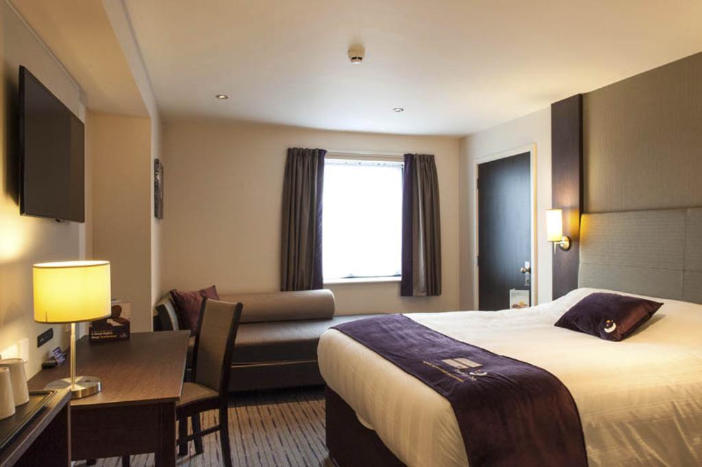 Premier Inn Manchester - Prestwich Ngoại thất bức ảnh
