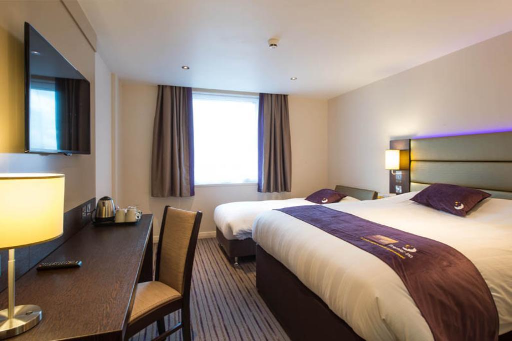 Premier Inn Manchester - Prestwich Ngoại thất bức ảnh