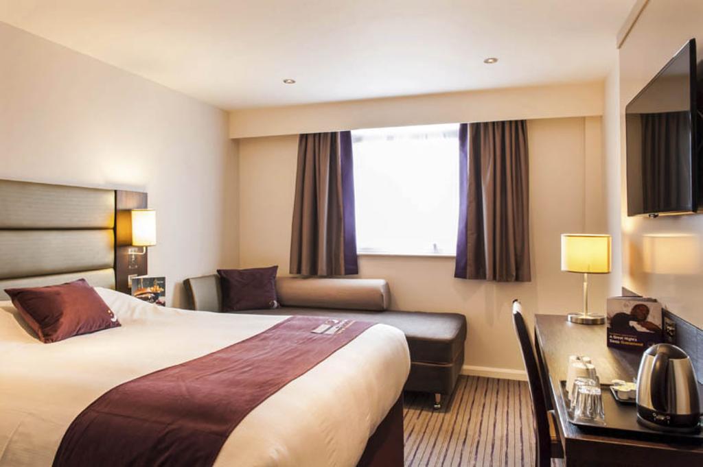 Premier Inn Manchester - Prestwich Ngoại thất bức ảnh