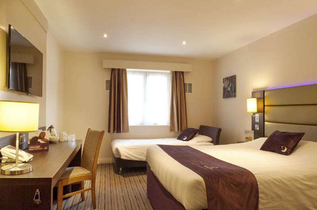Premier Inn Manchester - Prestwich Ngoại thất bức ảnh