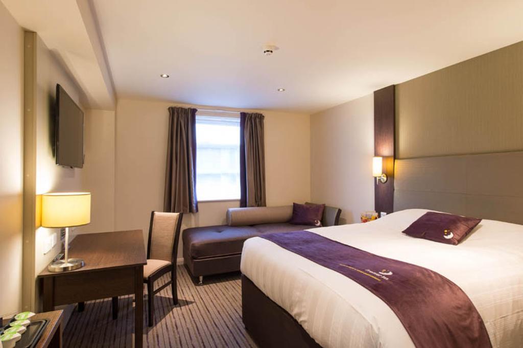 Premier Inn Manchester - Prestwich Ngoại thất bức ảnh
