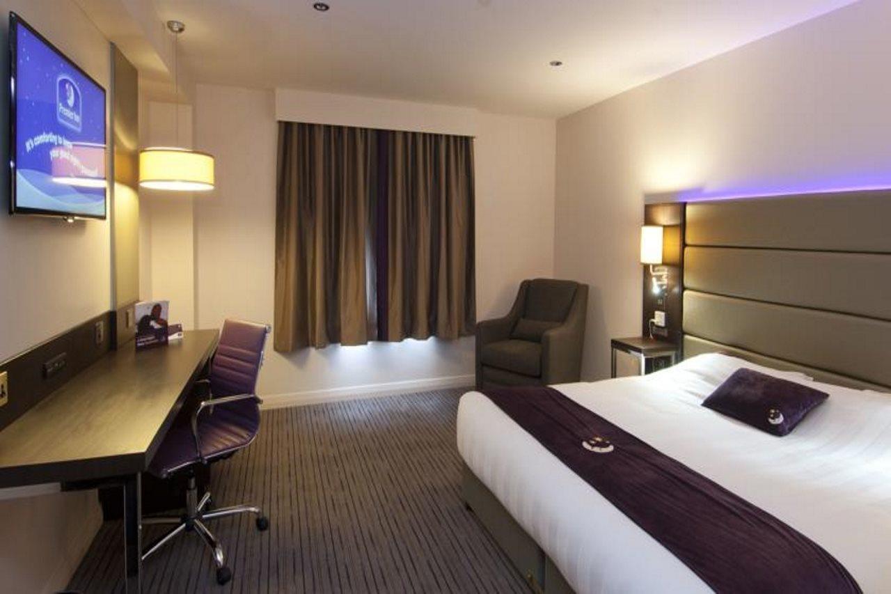 Premier Inn Manchester - Prestwich Ngoại thất bức ảnh