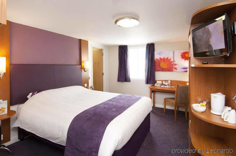 Premier Inn Manchester - Prestwich Ngoại thất bức ảnh