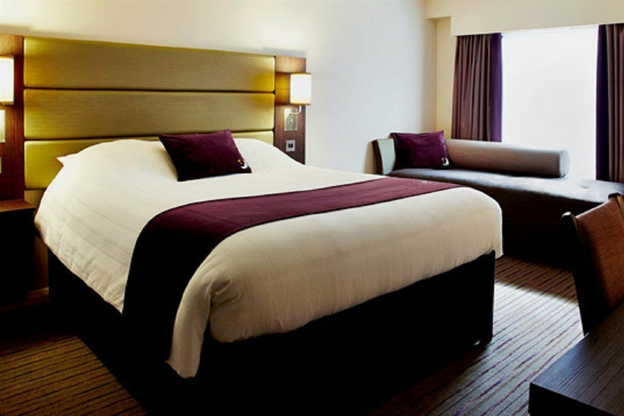 Premier Inn Manchester - Prestwich Ngoại thất bức ảnh