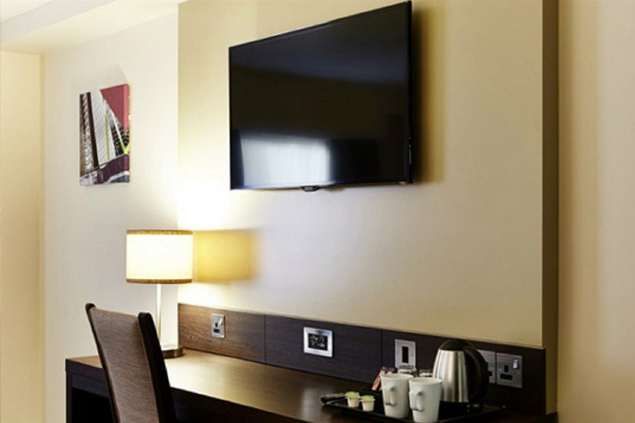 Premier Inn Manchester - Prestwich Ngoại thất bức ảnh